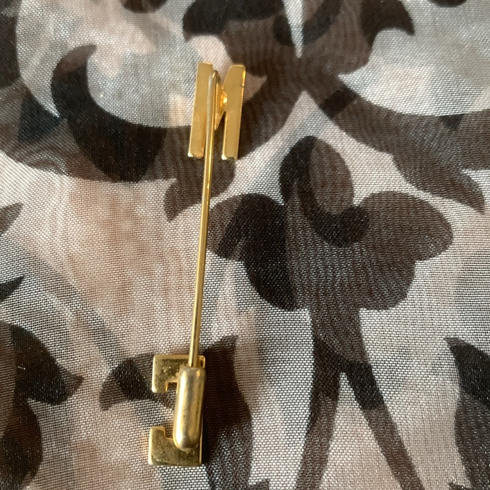 Gold Pin - Picture 2 of 3